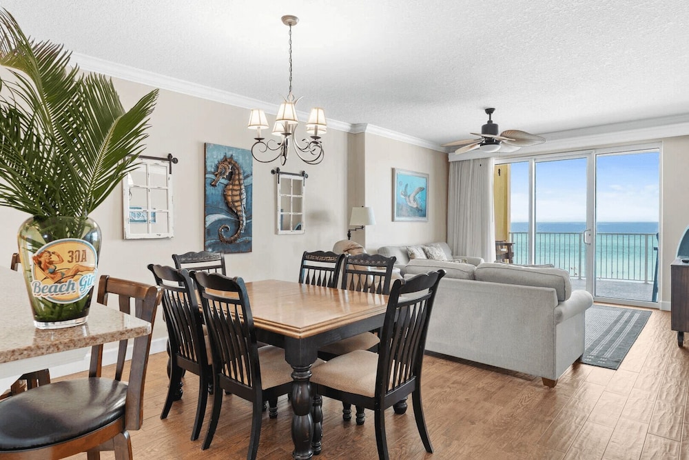 Emerald Isle Resort 405 by Avantstay Beachfront Beach Chairs Pool Access - photo 2