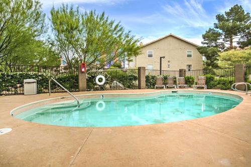 Pet Friendly Las Vegas Condo 1 Mi to the Strip