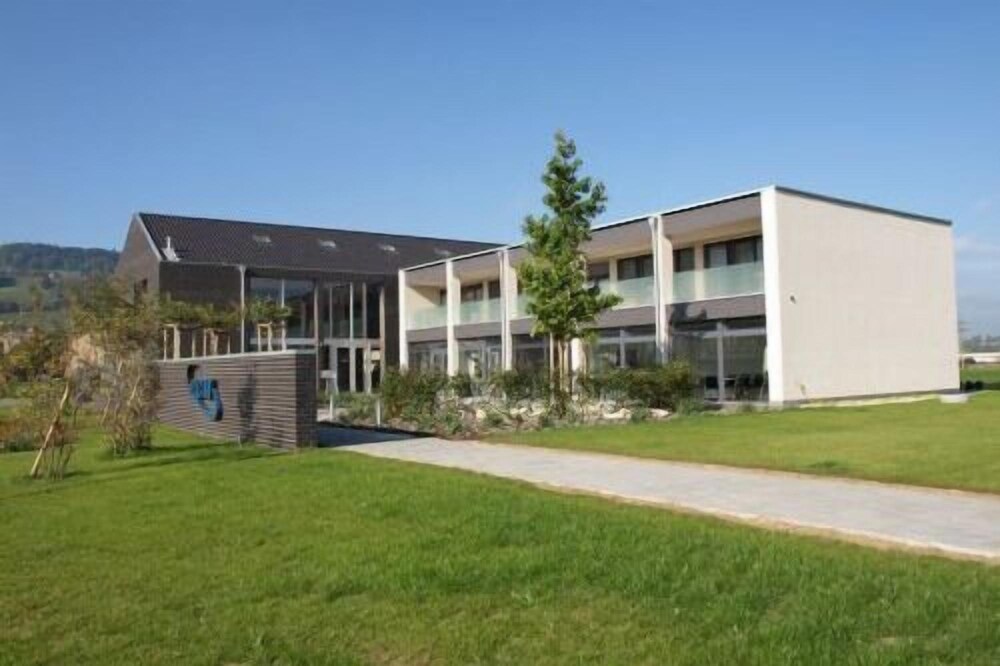 Q.C.M. Campus — hotel in Belp