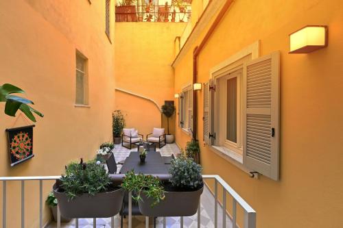 Monti luxury patio apartment — 4-Star Luxury Hotel in Rome, Italy