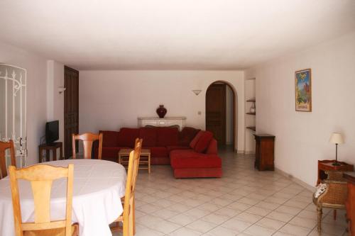 Charmant F5 a Saint Raphael in Saint-Raphael, France