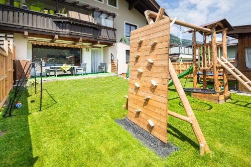 Apartment Hohe Tauern — 4-Star Luxury Hotel in Bramberg Am Wildkogel, Austria