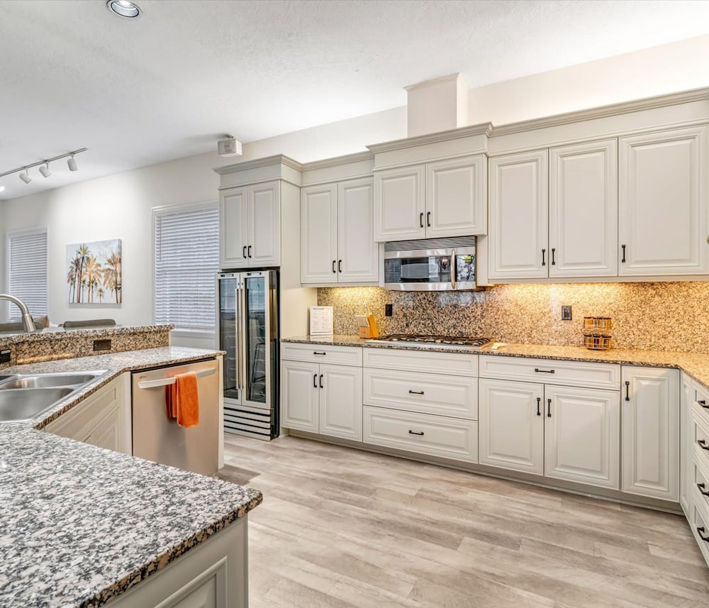 Siesta Key Marvel Pool SPA Deeded Beach Access - photo 65