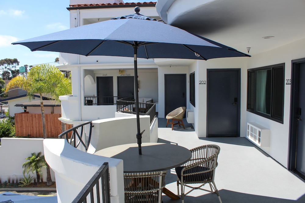 The Surfbreak Hotel - photo 17
