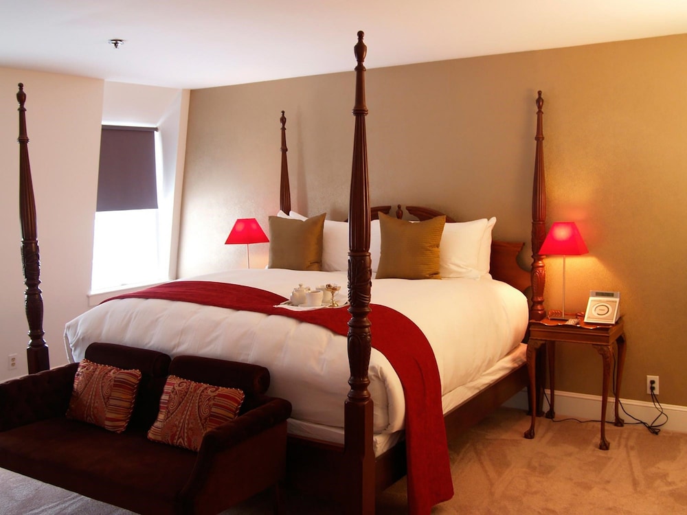 Camden Harbour Inn - photo 9