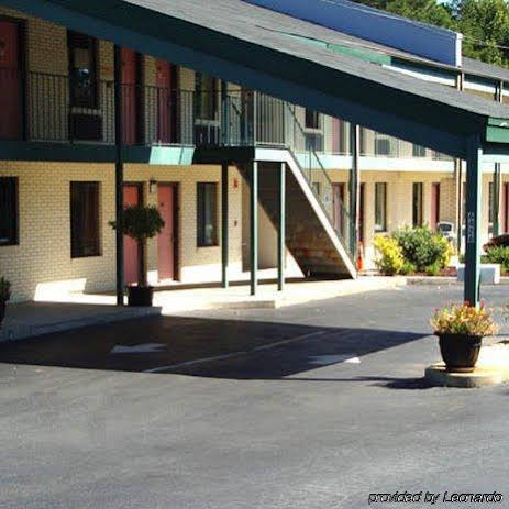 Relax Inn Charlotte - photo 9