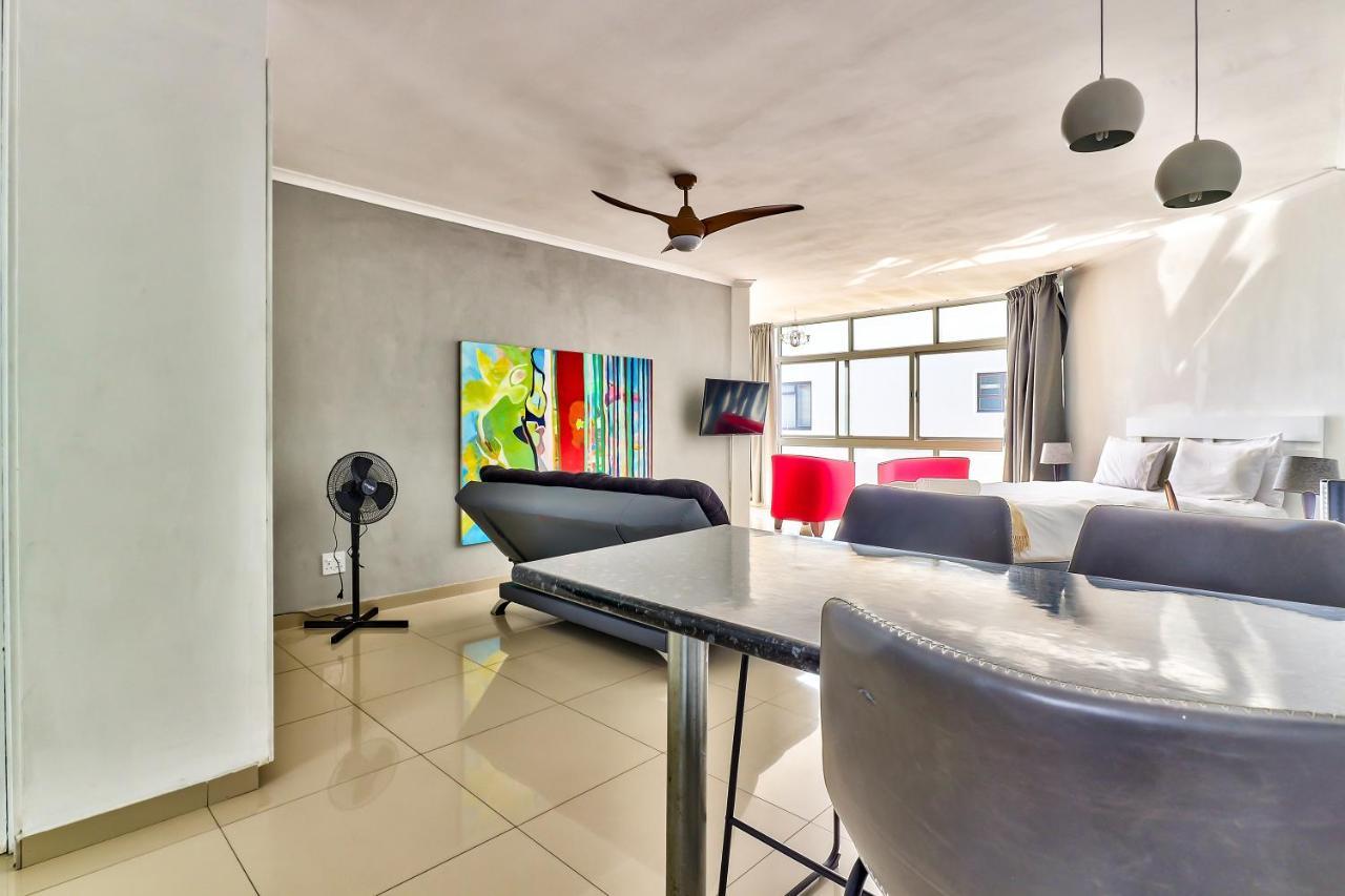 33 Blue Waters Studio Apartment.