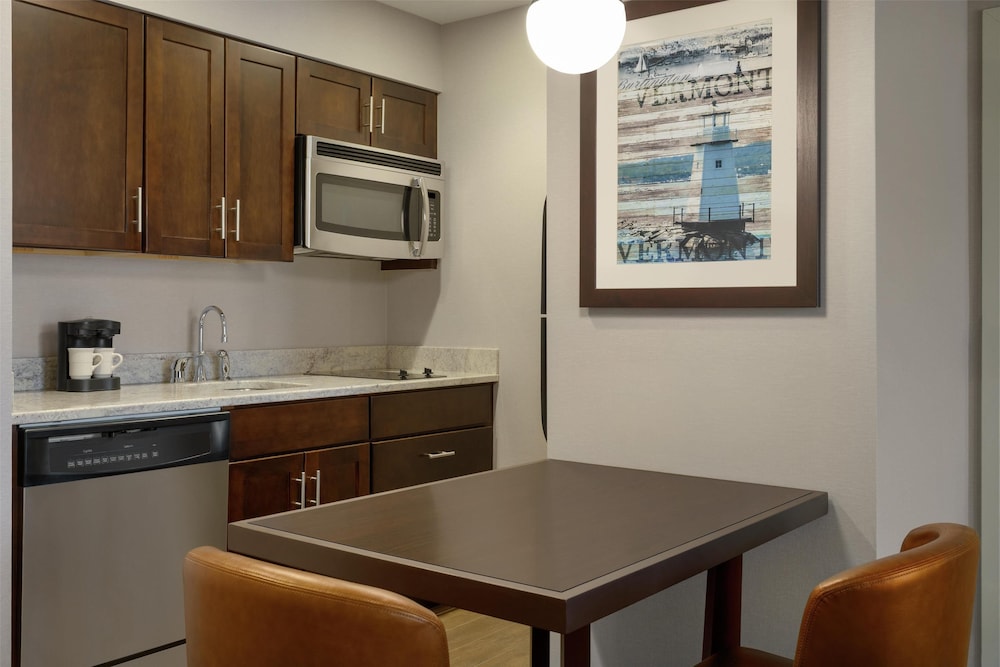 Homewood Suites by Hilton Burlington - photo 11