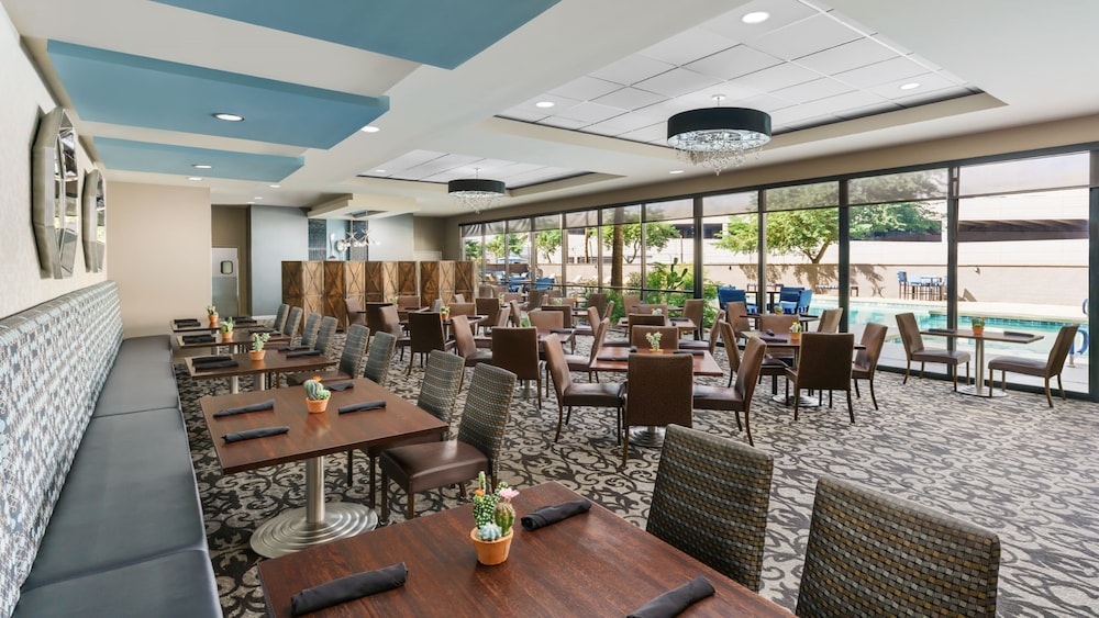 Crowne Plaza Phoenix Airport PHX by IHG - photo 43