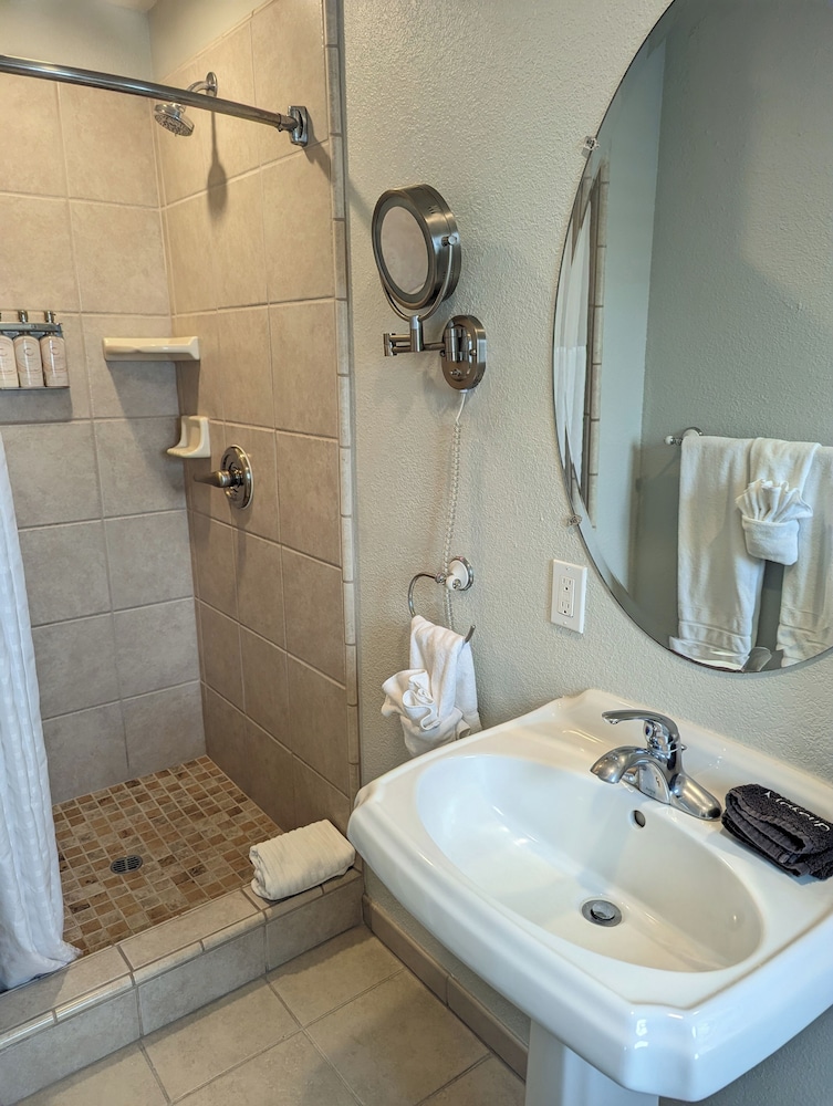 Capitola Hotel - photo 51