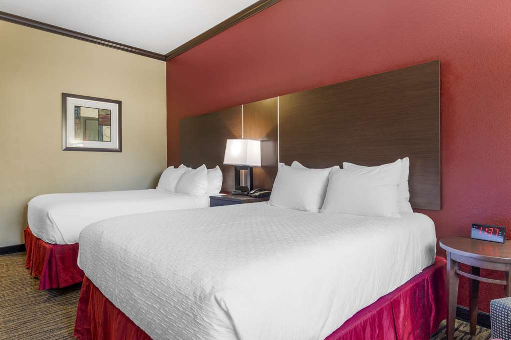 Best Western Plus Classic Inn & Suites - photo 13