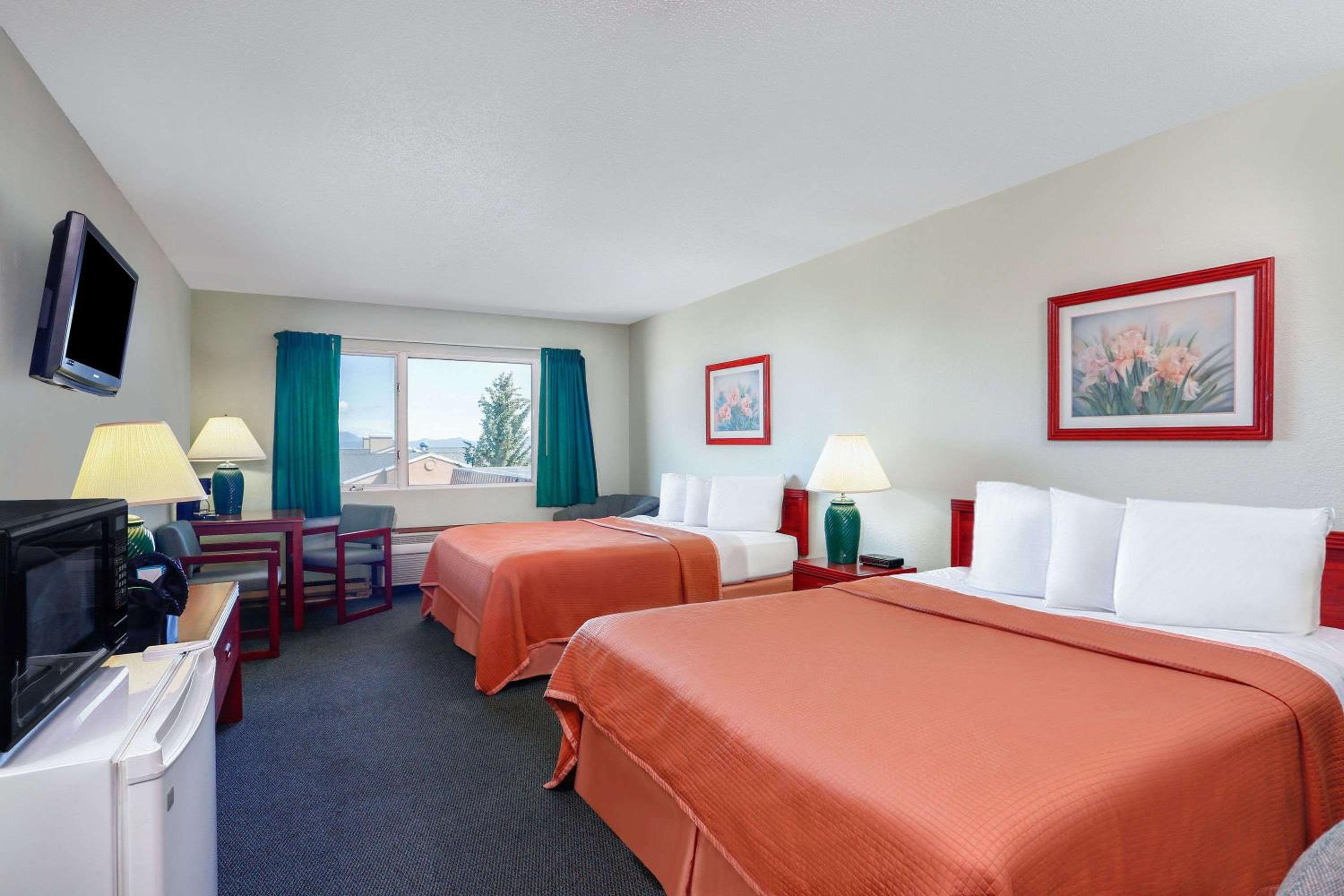 Howard Johnson by Wyndham Helena - photo 4