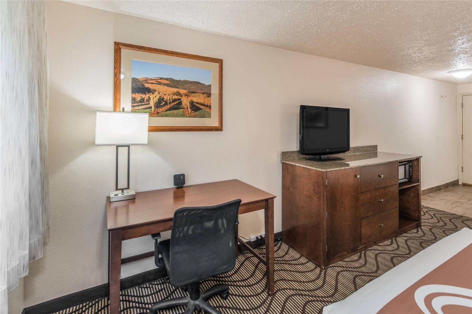 Quality Inn & Suites Downtown Walla Walla - photo 11