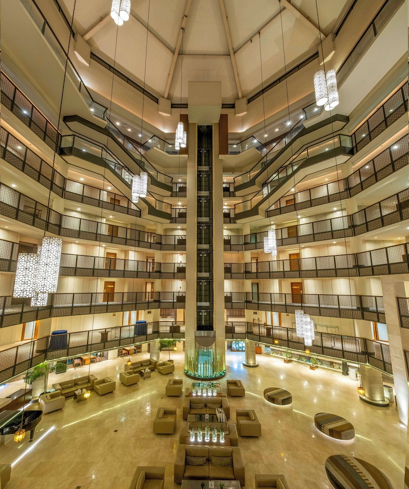 Radisson Blu Dhaka Water Garden — 5-Star Luxury Hotel in Dhaka, Bangladesh