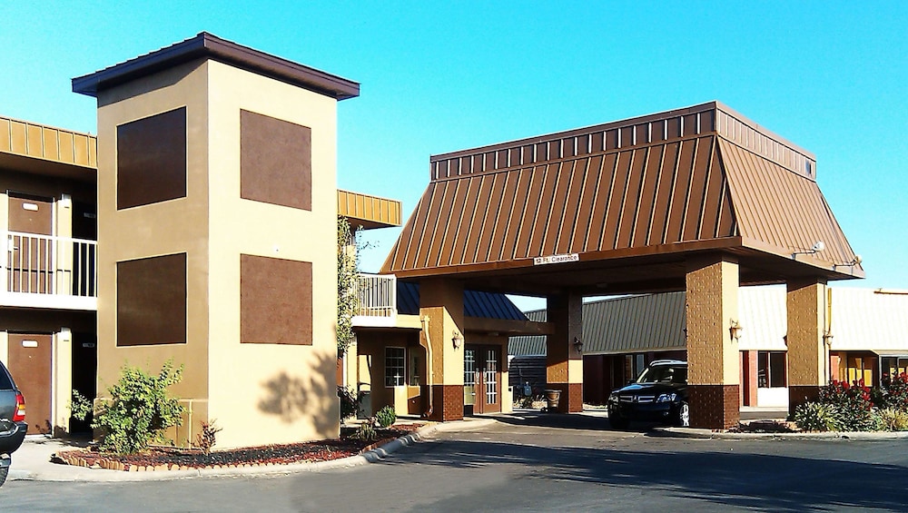 Magnuson Hotel Red Baron - photo 29