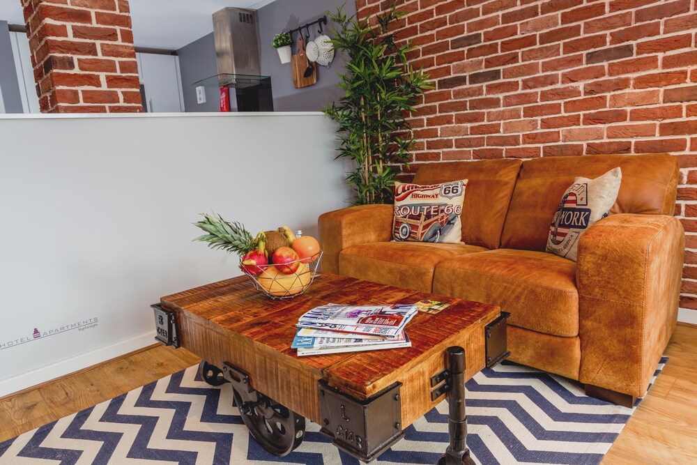Hotel Apartments Bydesign — Swindon