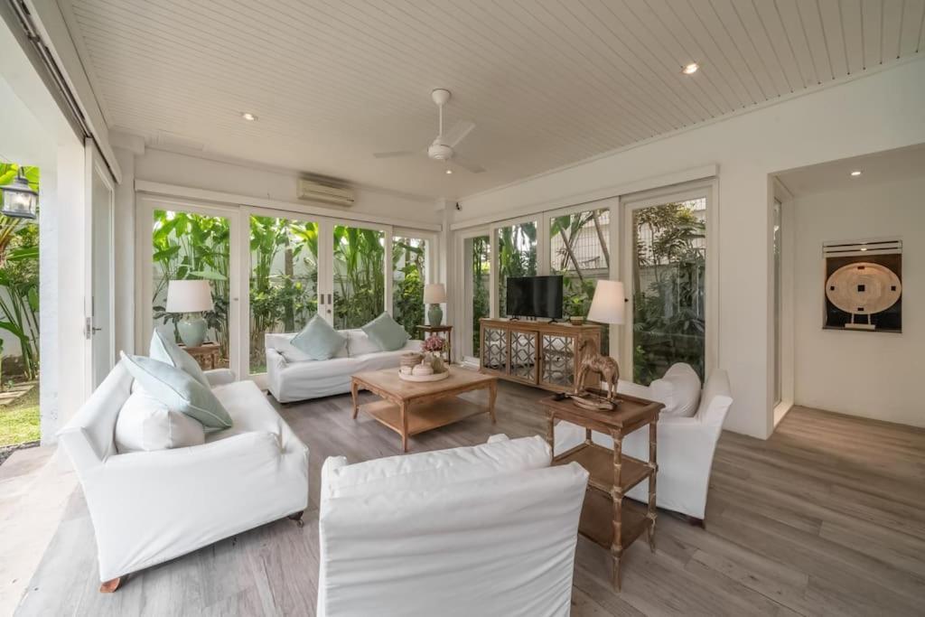 Beachside Colonial Elegance: 4BR in Canggu in Canggu, Indonesia