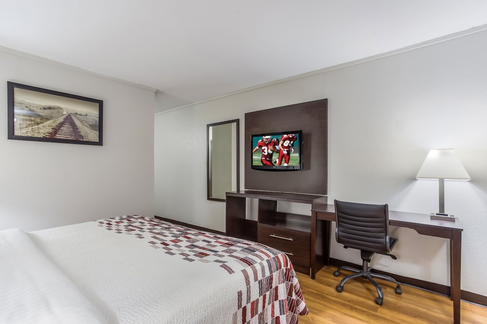 Red Roof Inn Meridian - photo 21
