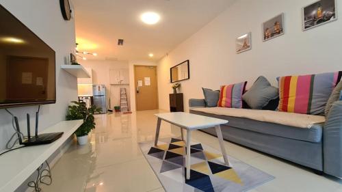Suasana JB at JB Center Luxury Modern & Rustic 1BR Apt for Bussiness Vacation trips — 4-Star Luxury Hotel in Johor Bahru, Malaysia