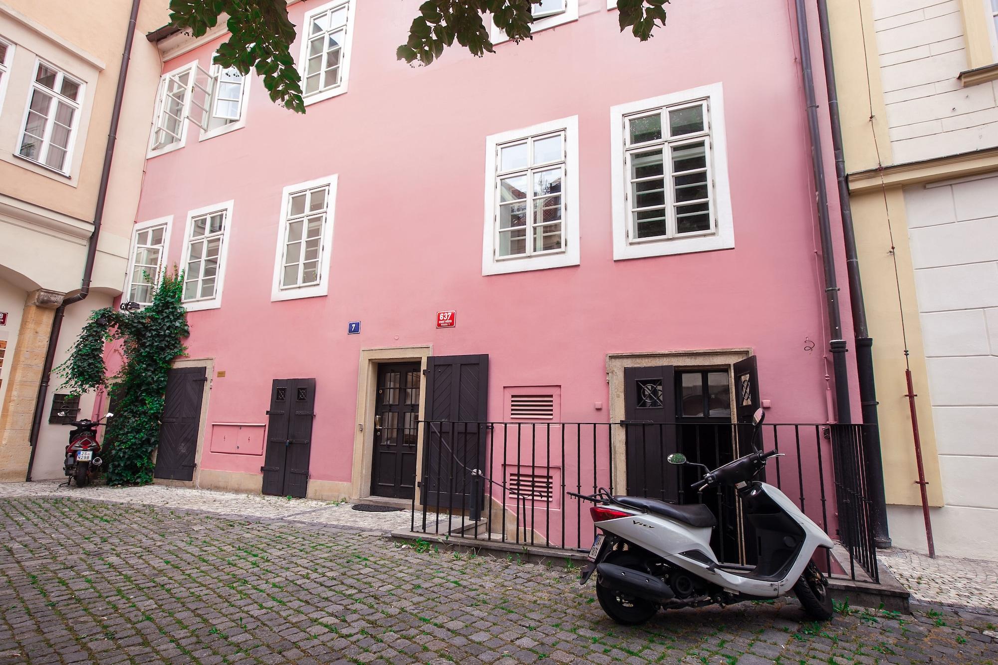 Tyn Yard Residence — 4-Star Luxury Hotel in Prague, Czech Republic