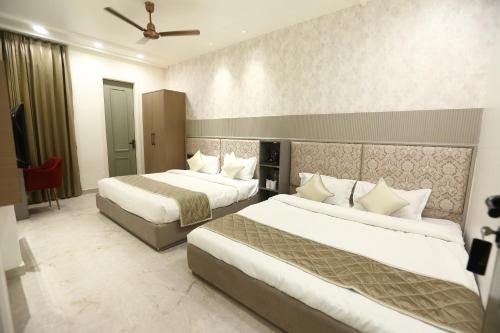 HOTEL Elegance 5 min walk from Golden Temple