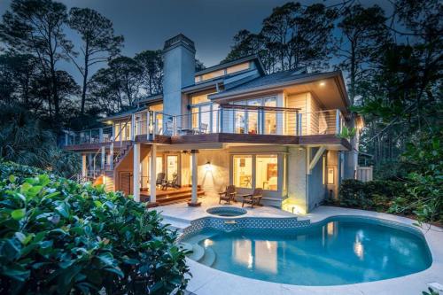 11 Grey Widgeon in Hilton Head Island, United States