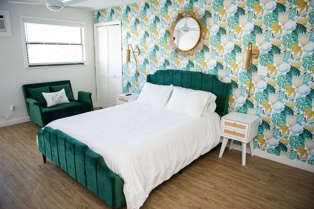 Sunburst Inn - photo 7