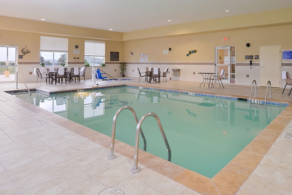Hampton Inn Alpine - photo 13