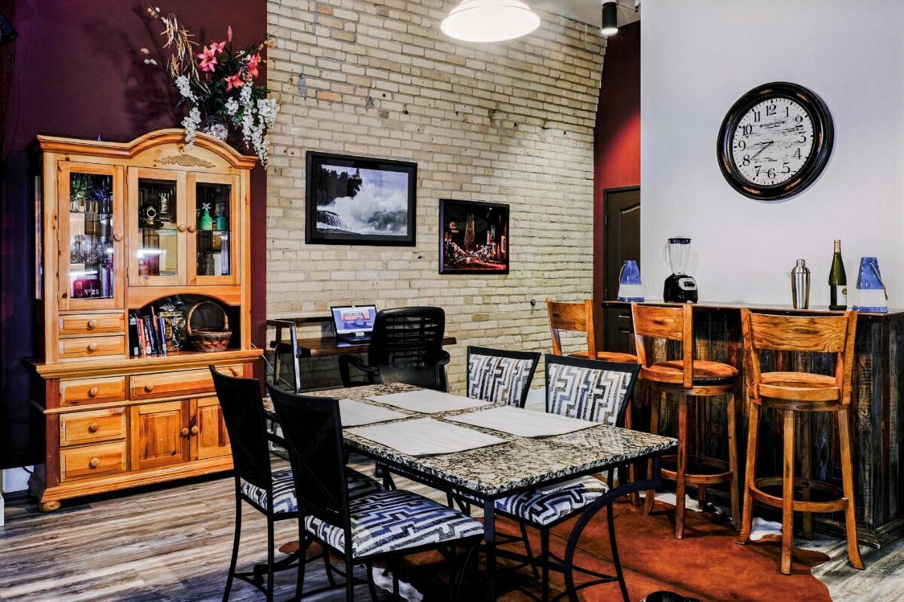 Dog Friendly Canal Park Condo Hot Tub Pool — 4-Star Luxury Hotel in Duluth, United States