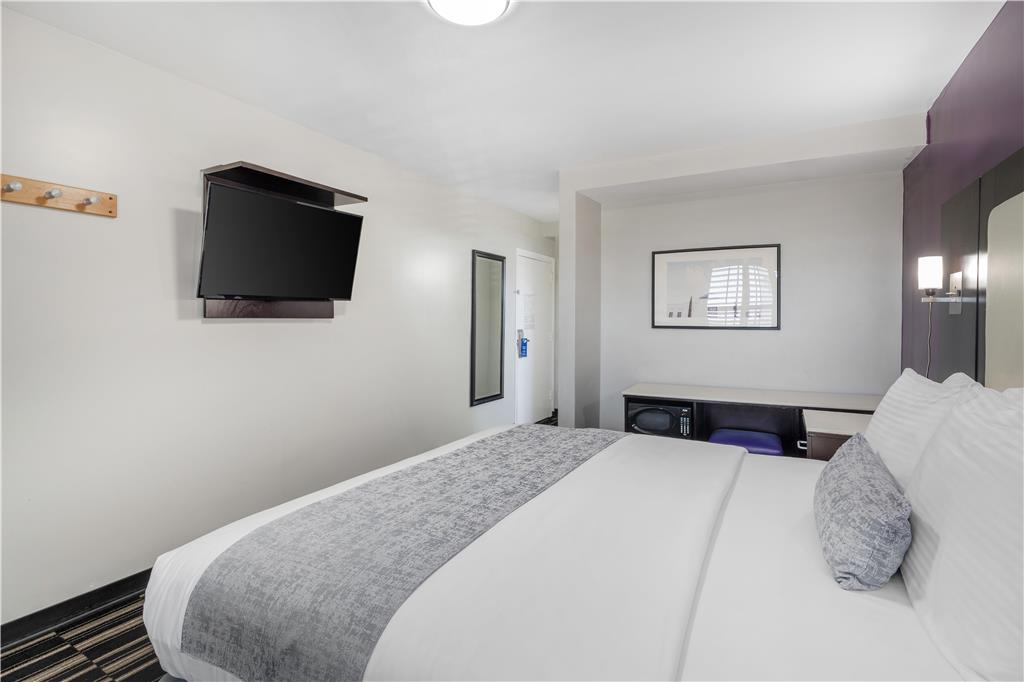 SureStay Hotel by Best Western Beverly Hills West LA - photo 15