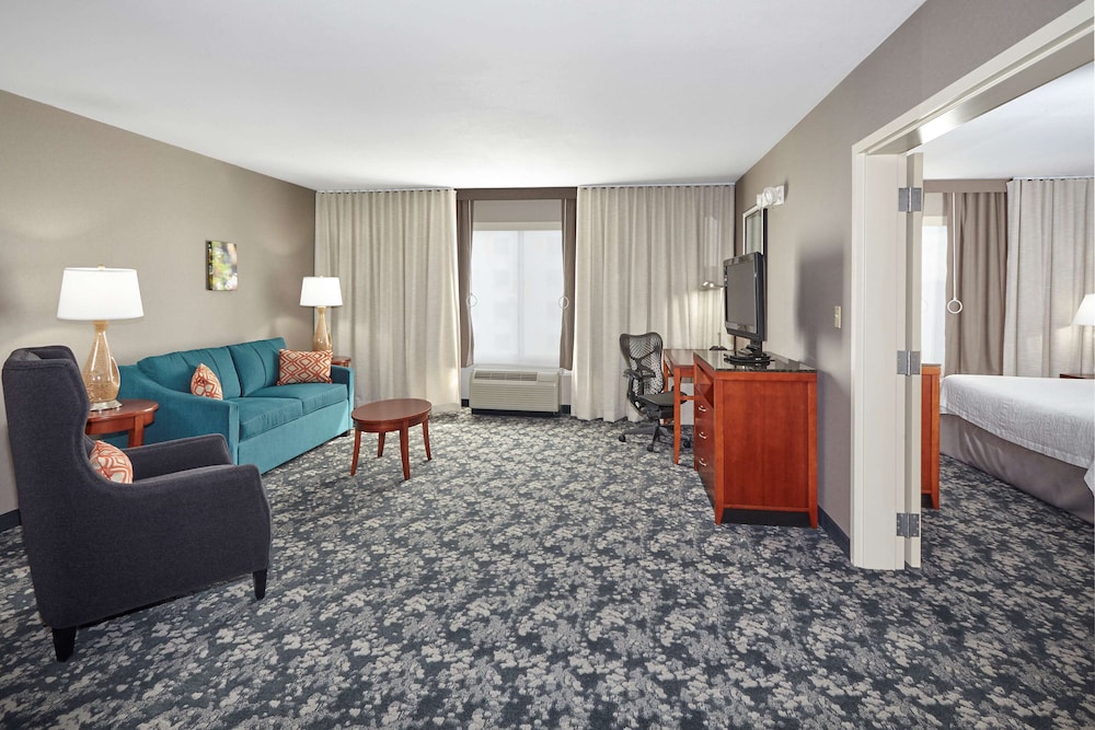 Hilton Garden Inn Naperville Warrenville - photo 16