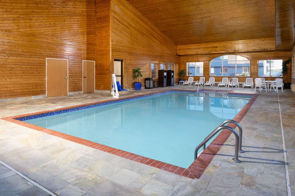 AmericInn by Wyndham Grinnell - photo 11