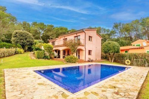 Villa Can Marco by Sealand Villas — 4-Star Luxury Hotel in Alcudia, Spain
