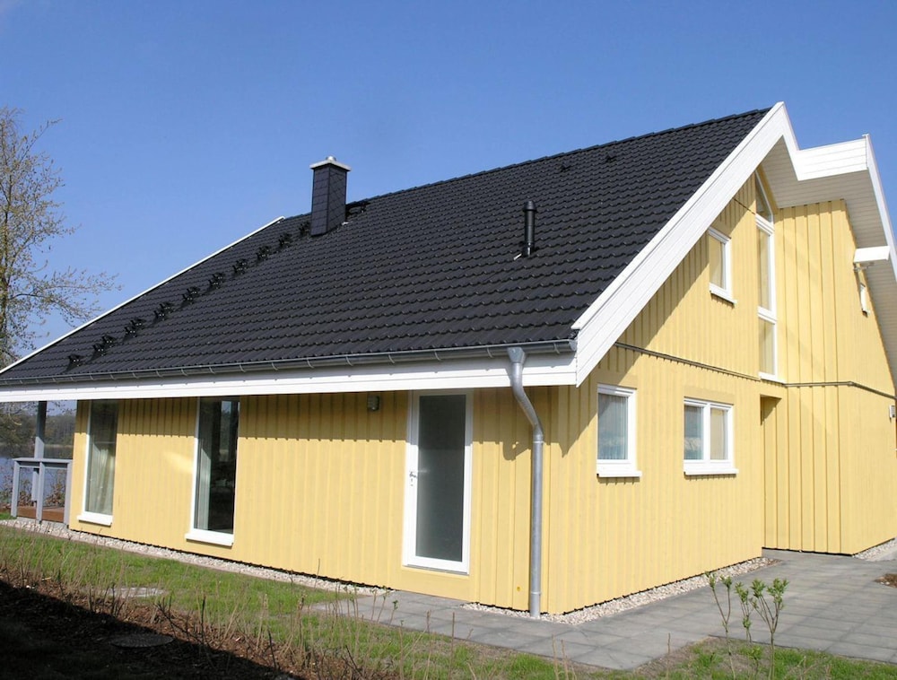 Skandinavisches Ferienhaus in Mirow — 4-Star Luxury Hotel in Mirow, Germany