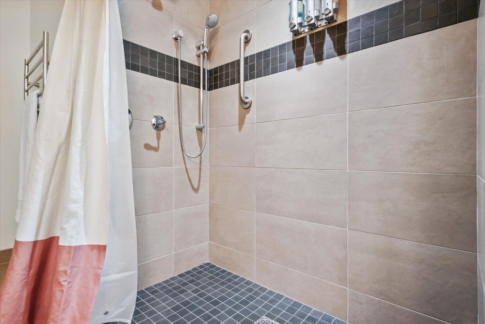 Violet Suites PDX - photo 99