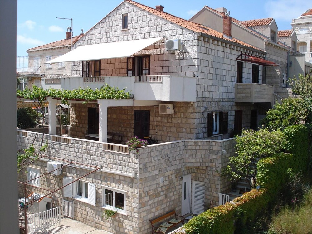 Apartments Brunor — 4-Star Luxury Hotel in Dubrovnik, Croatia