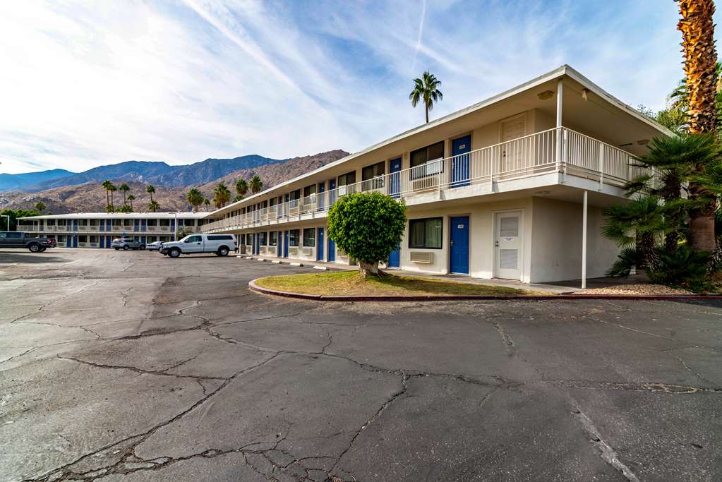 Motel 6 Palm Springs CA East Palm Canyon - photo 9