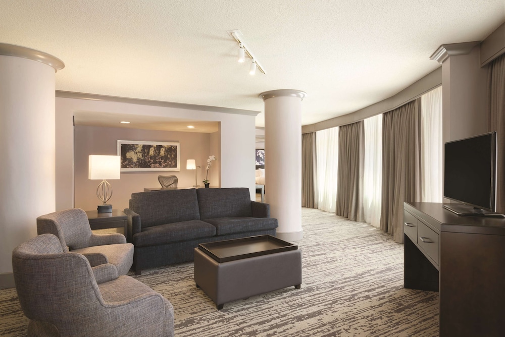 Embassy Suites by Hilton Atlanta at Centennial Olympic Park - photo 27