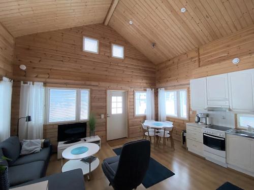 Metsatuuli 7 — 4-Star Luxury Hotel in Kalajoki, Finland