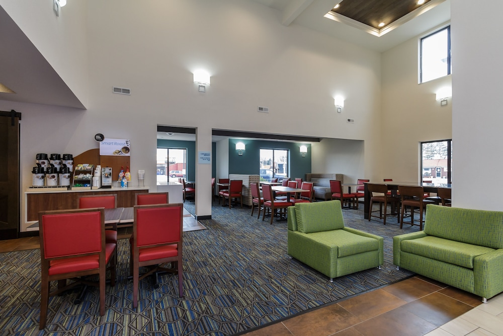Holiday Inn Express Hotel & Suites South Bend by IHG - photo 91