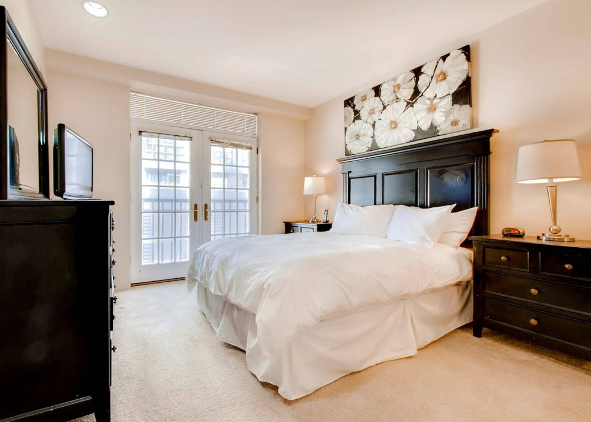 Global Suites at Victory Gardens - photo 6