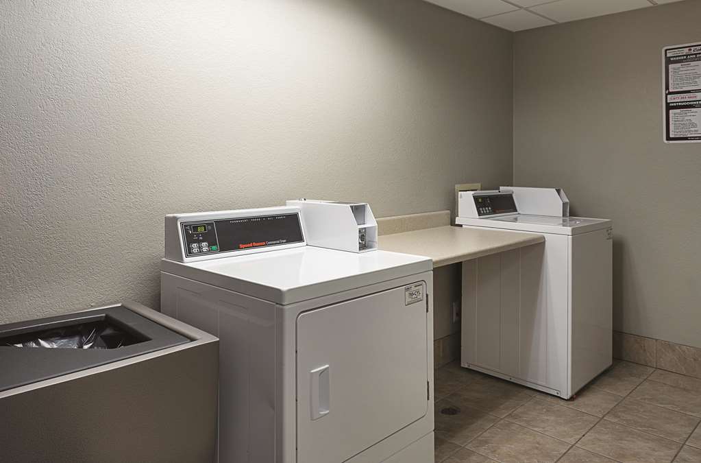 La Quinta Inn & Suites by Wyndham Baton Rouge Siegen Lane - photo 48