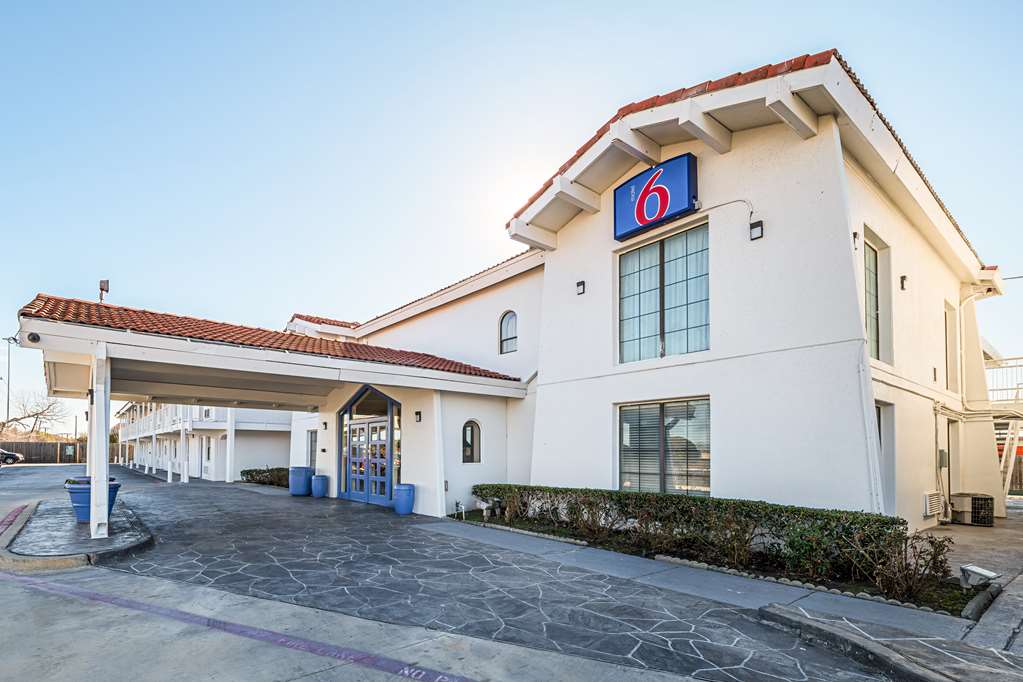 Motel 6 Grand Prairie TX Interstate 30 - featured photo