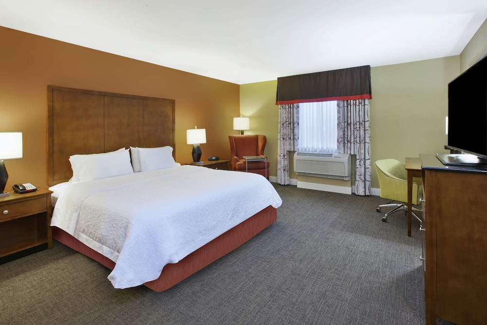 Hampton Inn & Suites Wichita Northeast - photo 10