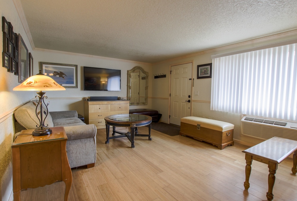 Yellowstone Gateway Inn - photo 88