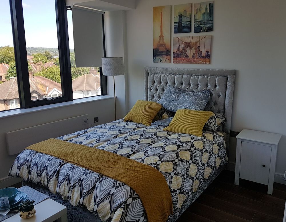 Kap House — 4-Star Luxury Hotel in Harrow, United Kingdom