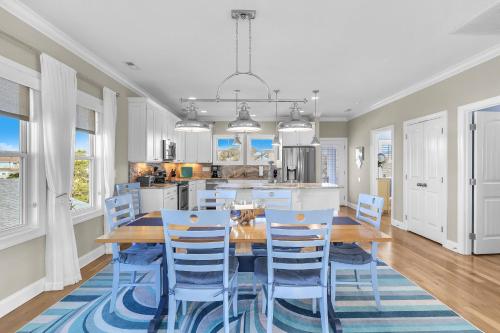 Porpoise Driven Life by Oak Island Accommodations - photo 50