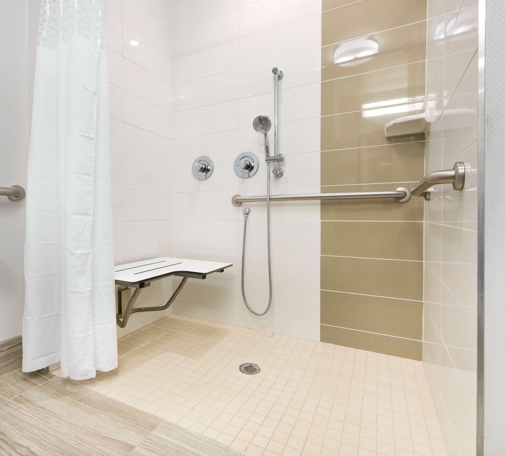 Hampton Inn Lumberton - photo 20