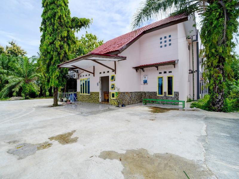 Oyo 90263 Hotel Diva Golf in Bengkulu, Indonesia