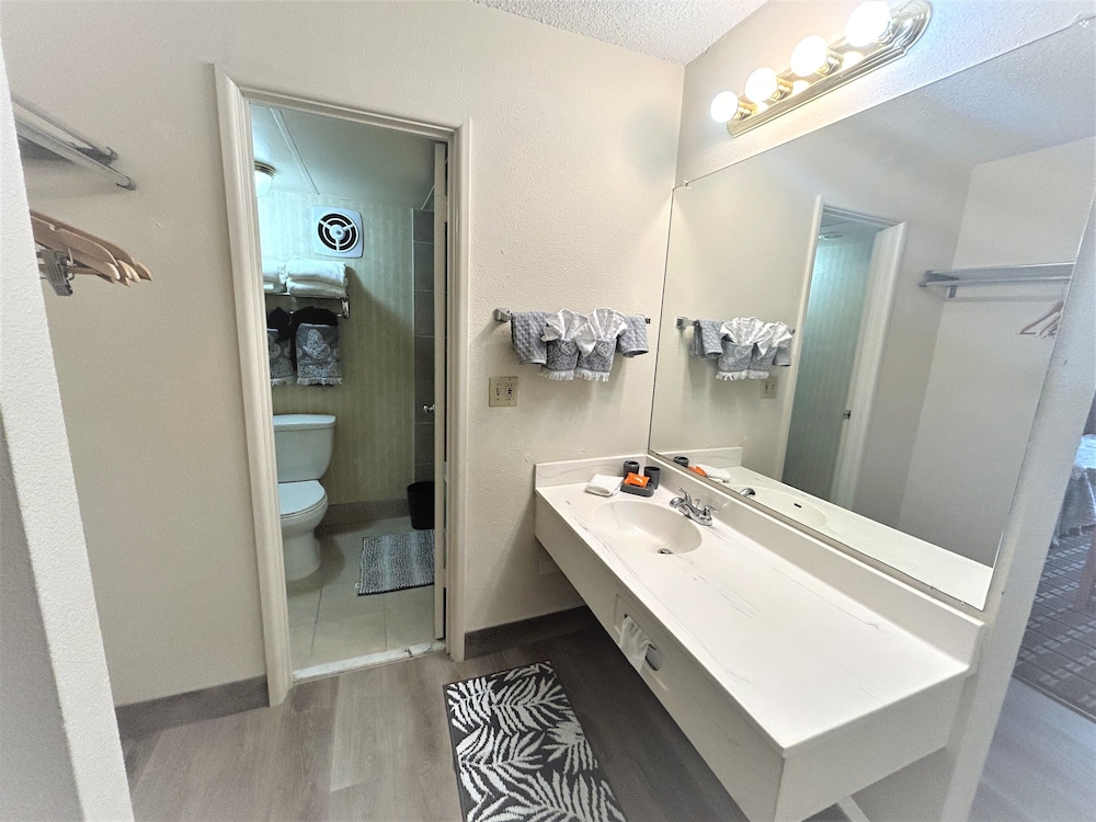 FairBridge Extended Stay a Kitchenette Hotel - photo 9